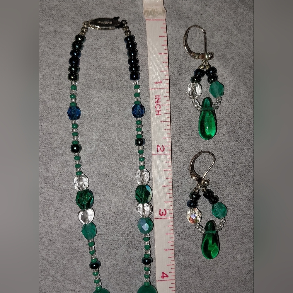 Green Glass Bead Necklace and Earrings Set Sterling Clasp - Picture 13 of 16